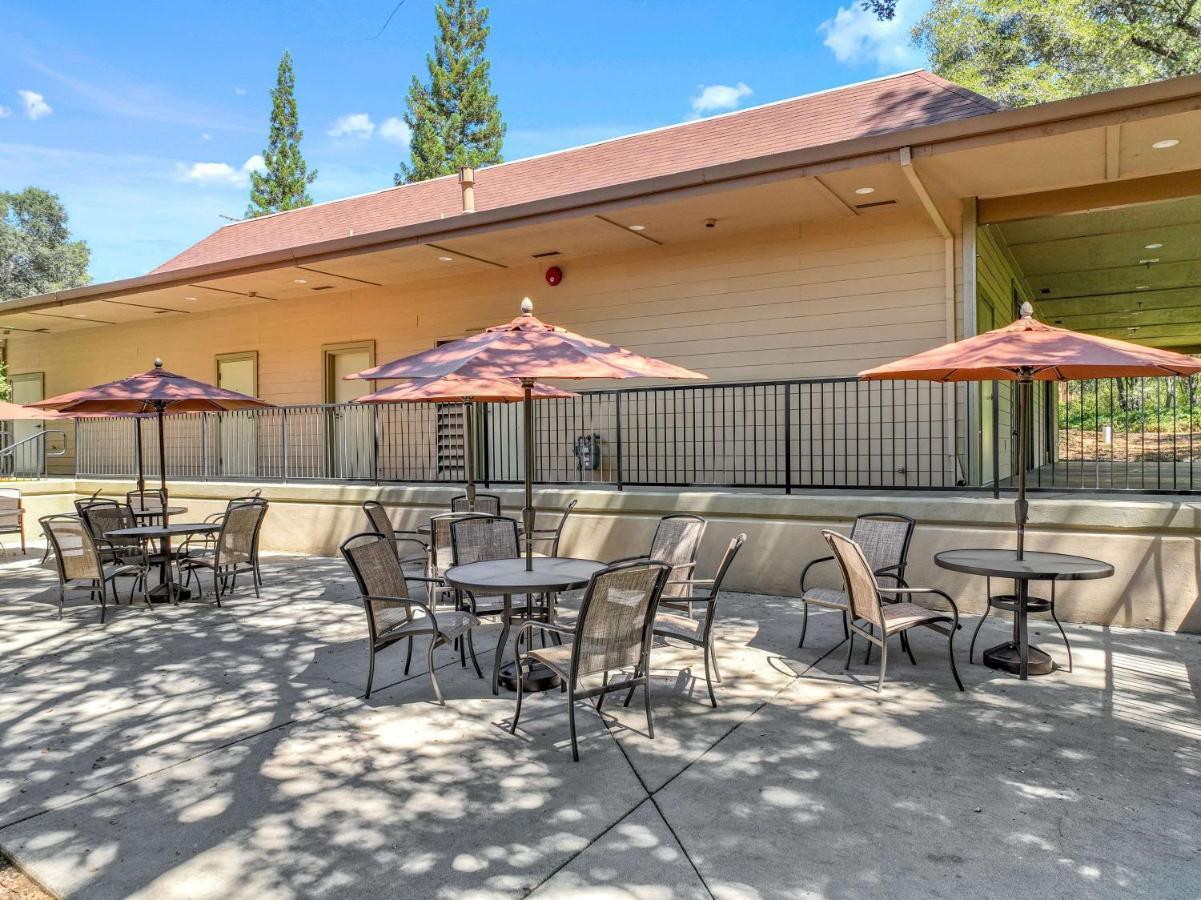 Western Oaks And Conference Center Hotel 3*