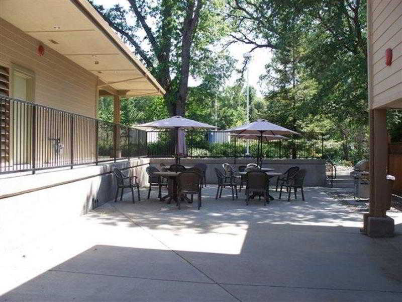 Western Oaks And Conference Center Hotel