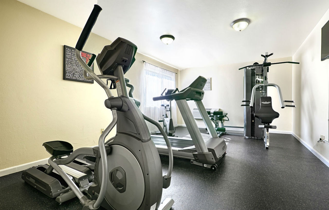Hotel Western Oaks And Conference Center 3*