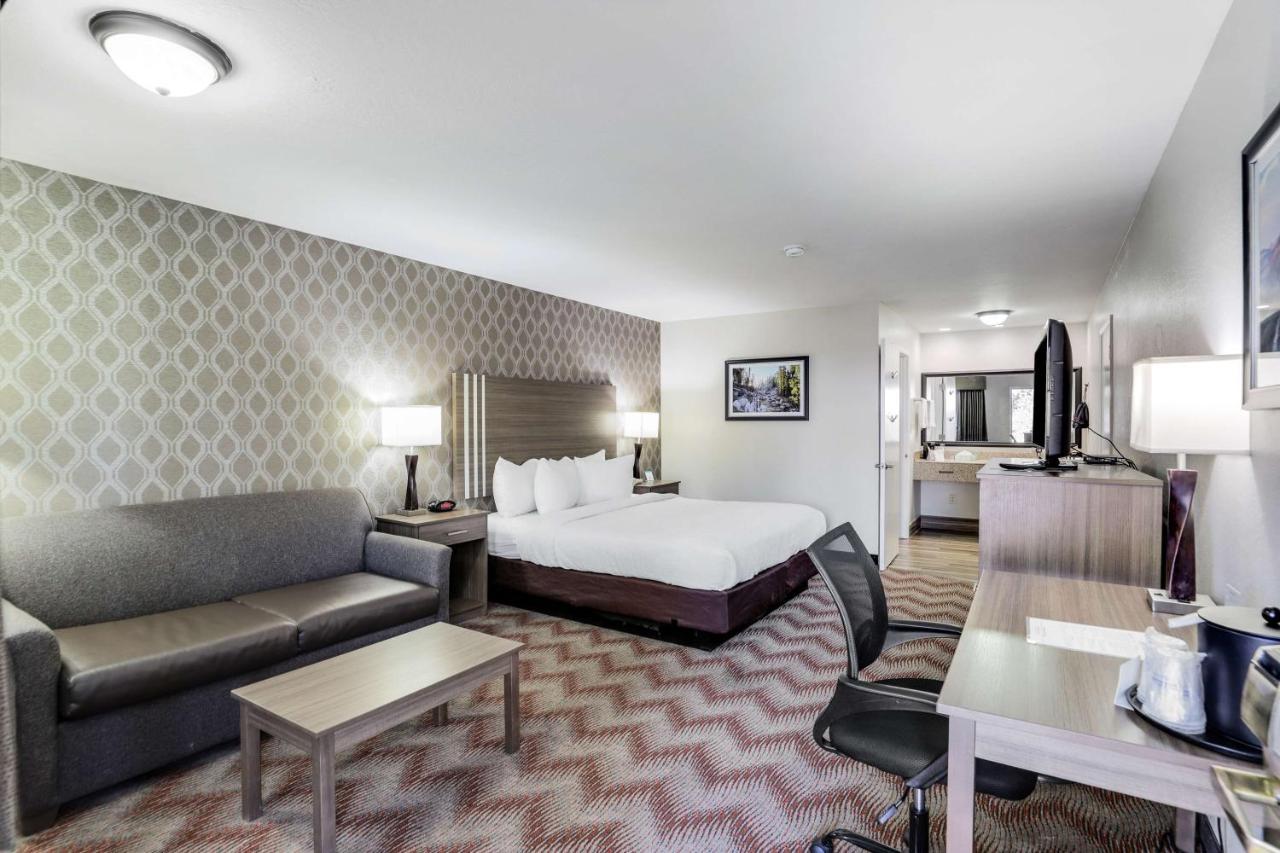 Western Oaks And Conference Center Hotel 3*