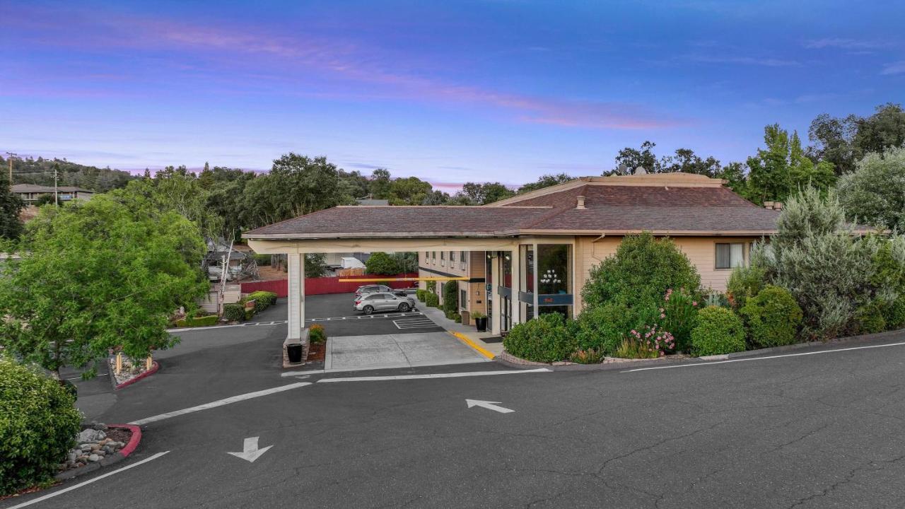 Western Oaks And Conference Center