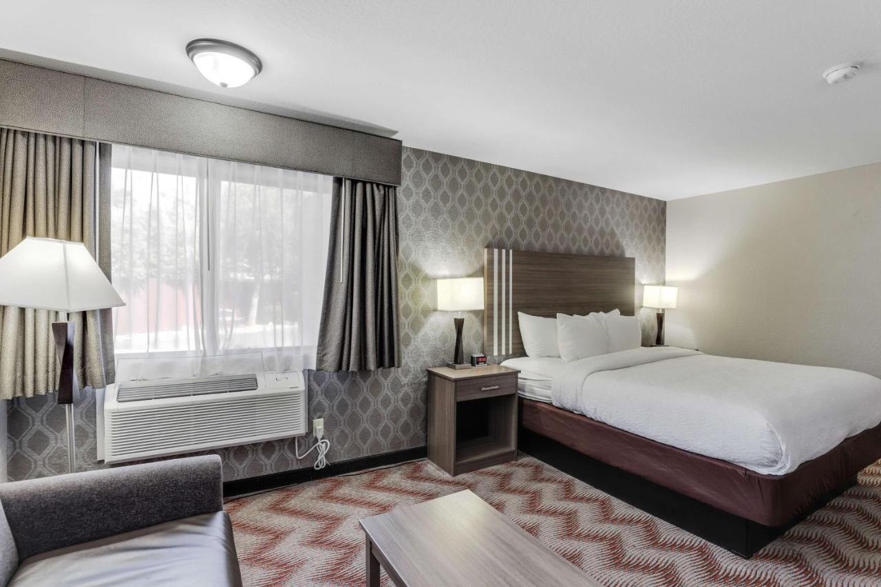 Western Oaks And Conference Center 3*