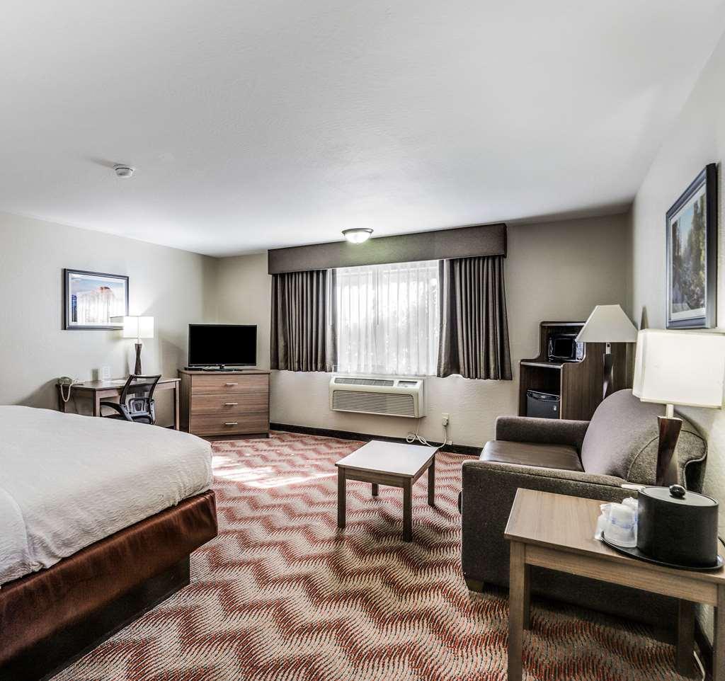 Western Oaks And Conference Center 3*