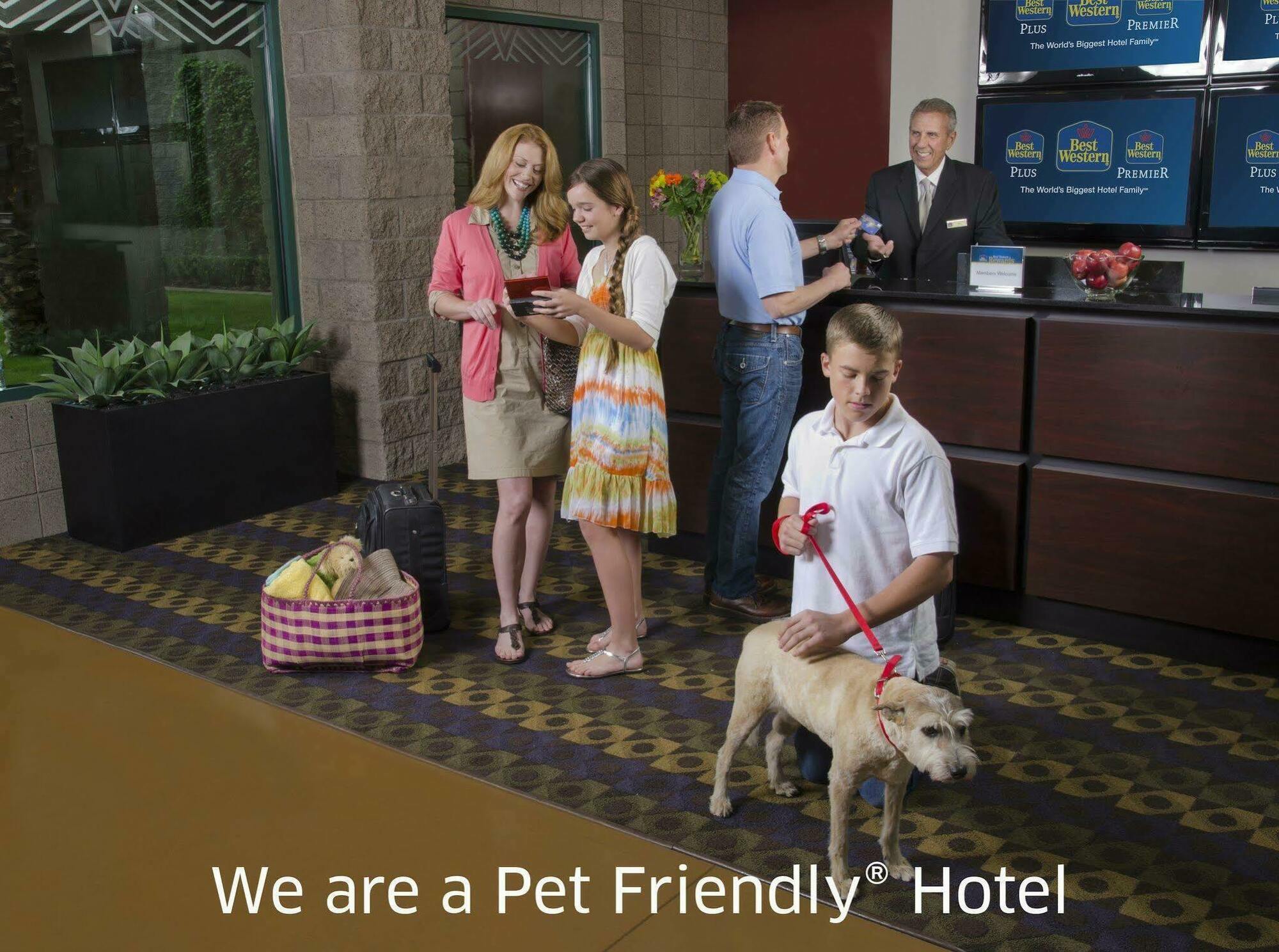 Western Oaks Hotel&conference Center 3*