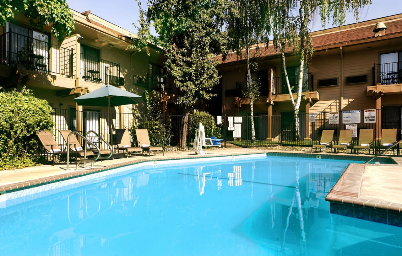 Western Oaks And Conference Center 3*